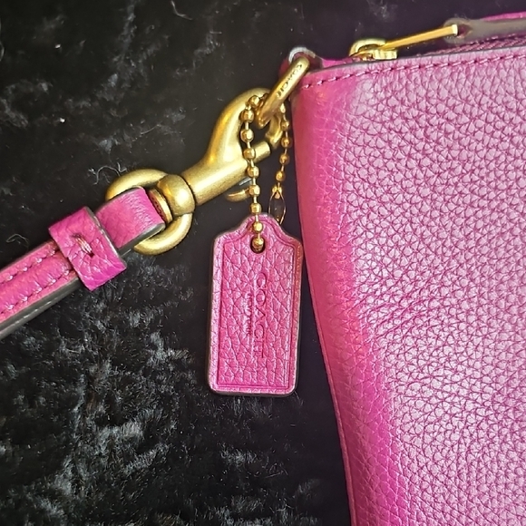 Coach Purple Pebbled Leather Wristlet Clutch NWOT - Picture 3 of 7